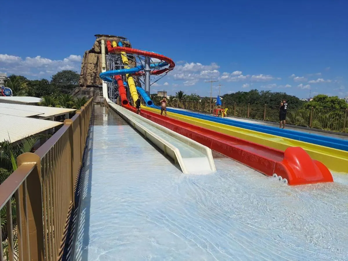 Spazzio Diroma / Acqua Park Caldas Novas Apartment